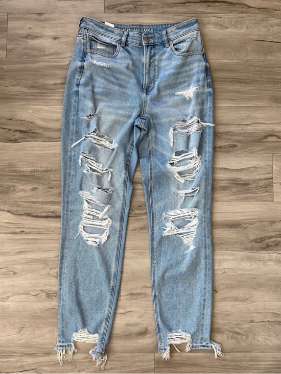 American Eagle Outfitters Denim - American Eagle Mom Jean Light Wash Distressed Denim Jeans Women’s Size 8 Long